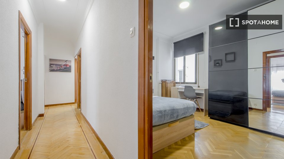 Double room Madrid, 5 beds, 110m² — photo 15
