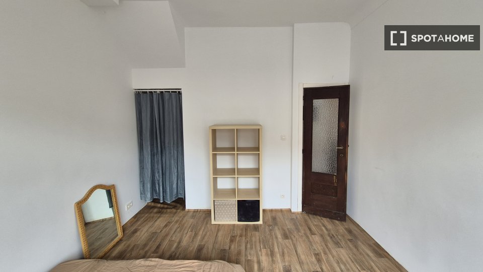 Double room Brussels, 6 beds — photo 5