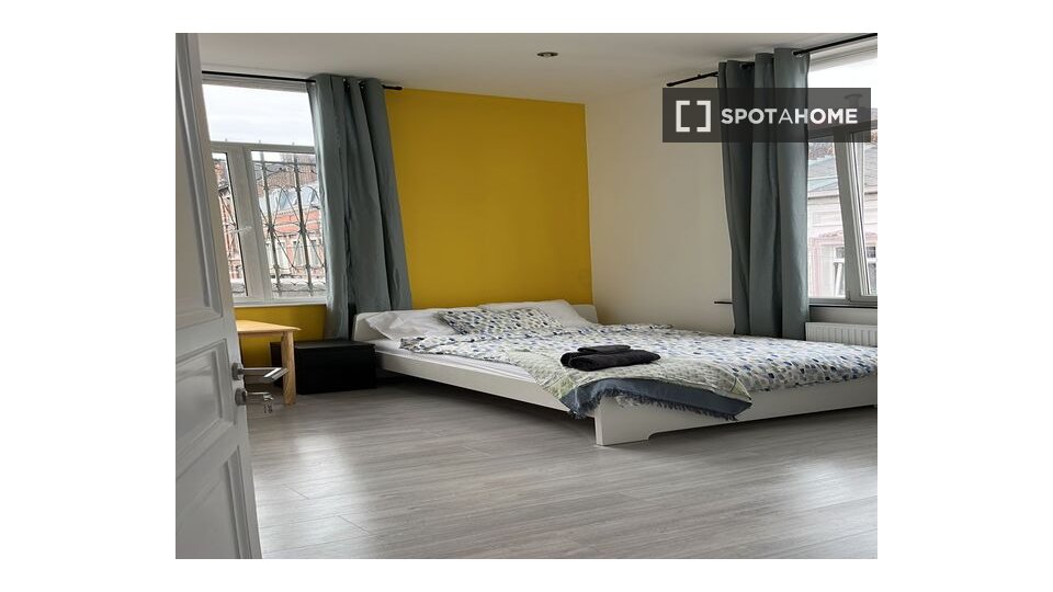 Double room Brussels, 9 beds — photo 19