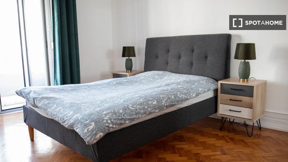 Double room Lisbon, 9 beds — photo 16