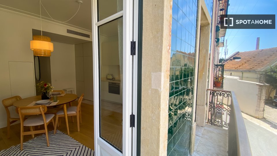 Apartment Lisbon, 2 beds, 62m² — photo 16