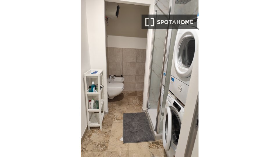 Double room Bologna, 10 beds, 232m² — photo 19
