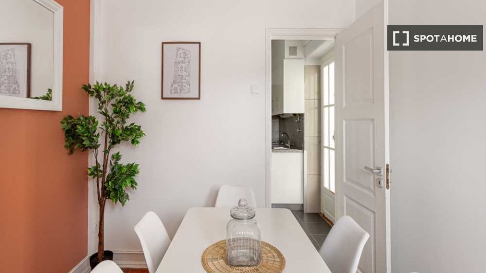 Double room Lisbon, 5 beds — photo 12