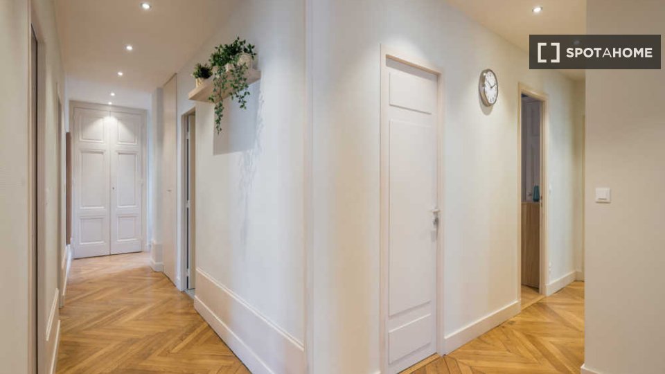 Double room Lyon, 5 beds, 150m² — photo 15