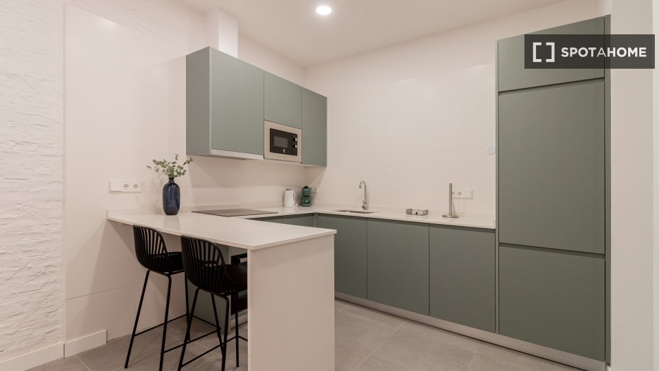 Apartamento de 2 dormitorios en alquiler en Palacio, Madrid