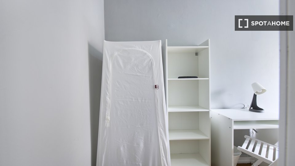 Double room Lisbon, 6 beds — photo 8