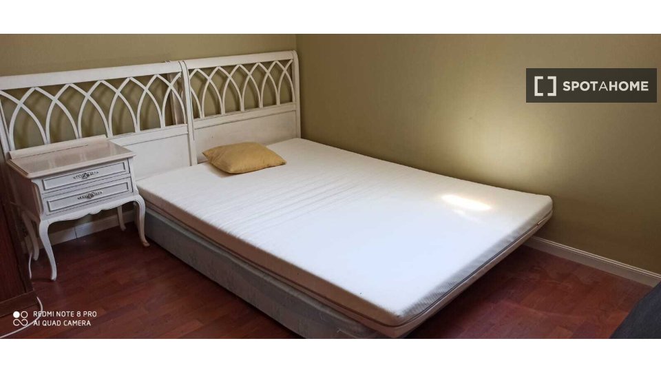 Double room Madrid, 5 beds, 150m² — photo 54