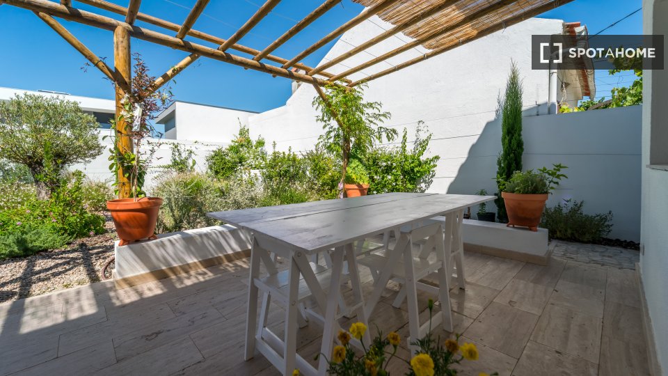 Apartment Lisbon, 2 beds, 85m² — photo 8