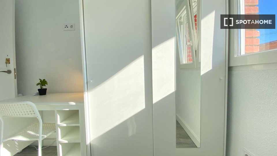 Double room Madrid, 4 beds — photo 15