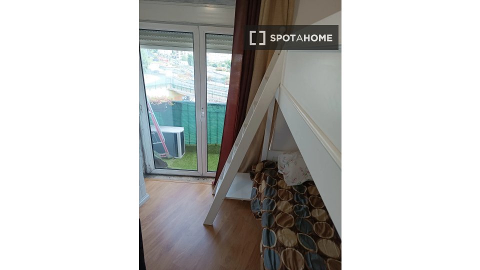 Double room Lisbon, 5 beds, 90m² — photo 5