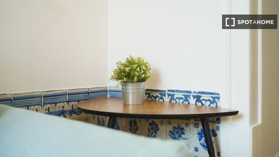 Apartment Lisbon, 2 beds — photo 24