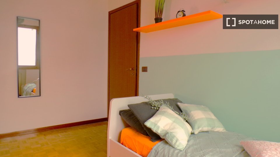 Double room Bologna, 5 beds — photo 22