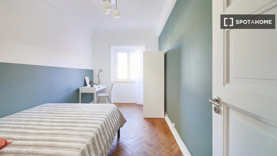 Double room Lisbon, 6 beds — photo 15