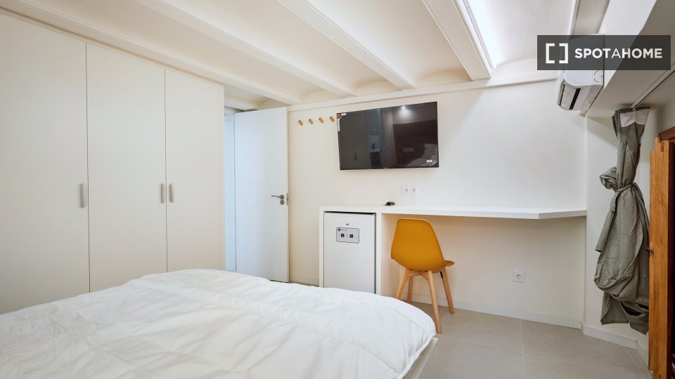 Apartment mono Barcelone, 18m² — photo 3