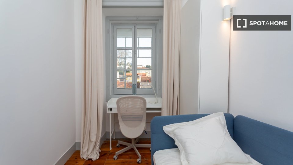 Double room Lisbon, 6 beds — photo 11