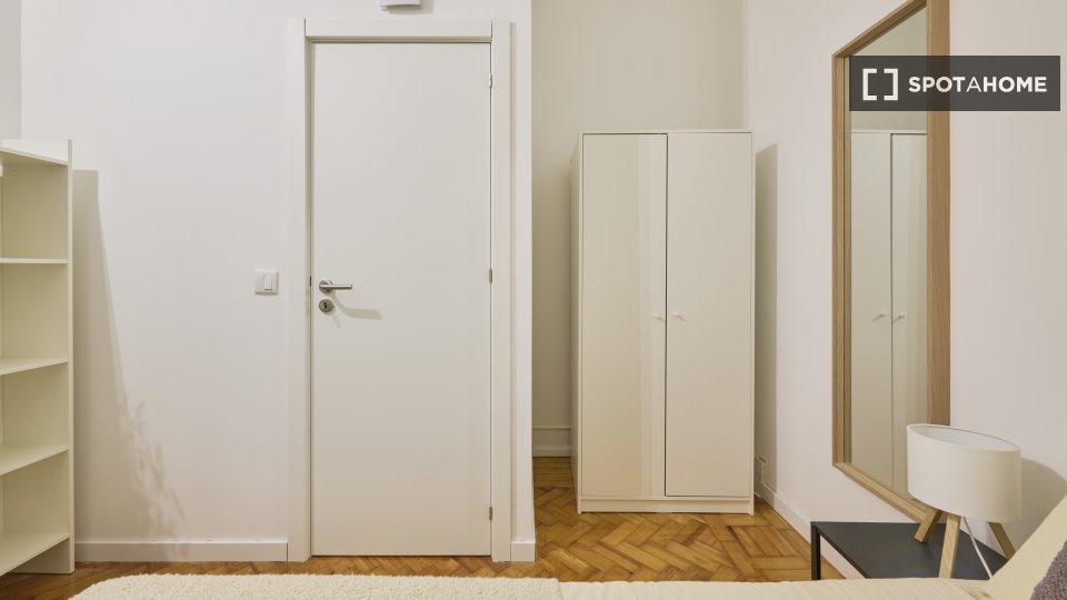 Double room Lisbon, 11 beds — photo 40