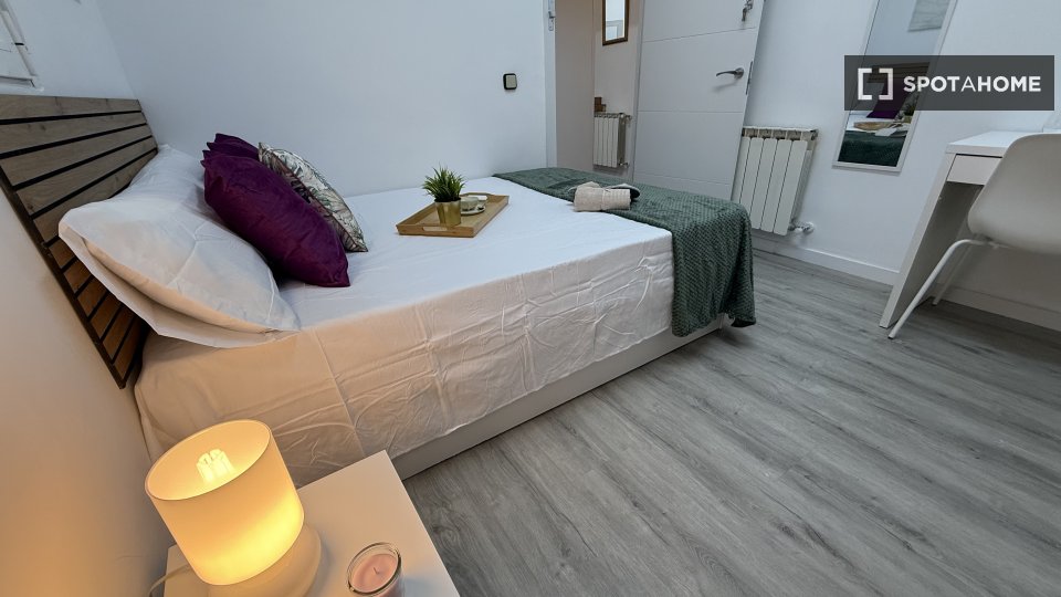 Double room Madrid, 4 beds — photo 11