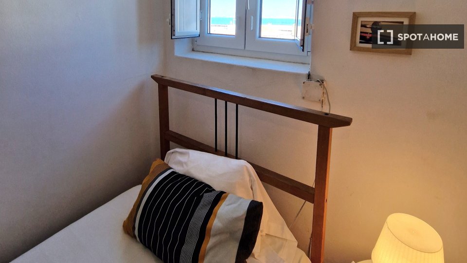 Apartment Lisbon, 2 beds, 50m² — photo 12