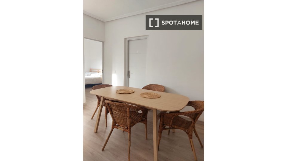 Double room Madrid, 4 beds, 95m² — photo 10