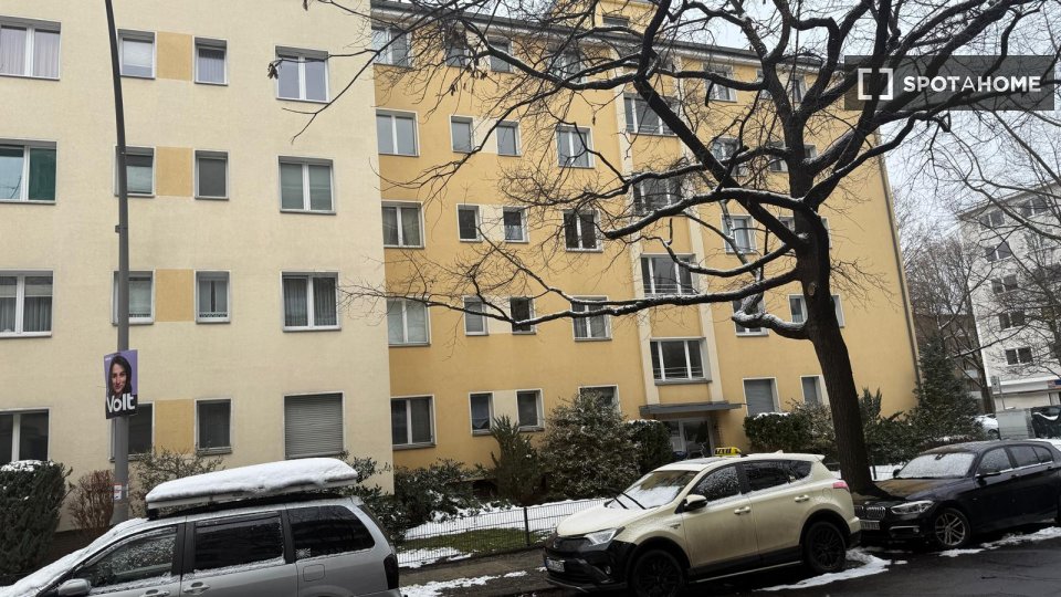 Double room Berlin, 3 beds, 20m² — photo 5