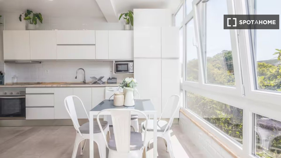 Apartment Lisbon, 1 bed — photo 4