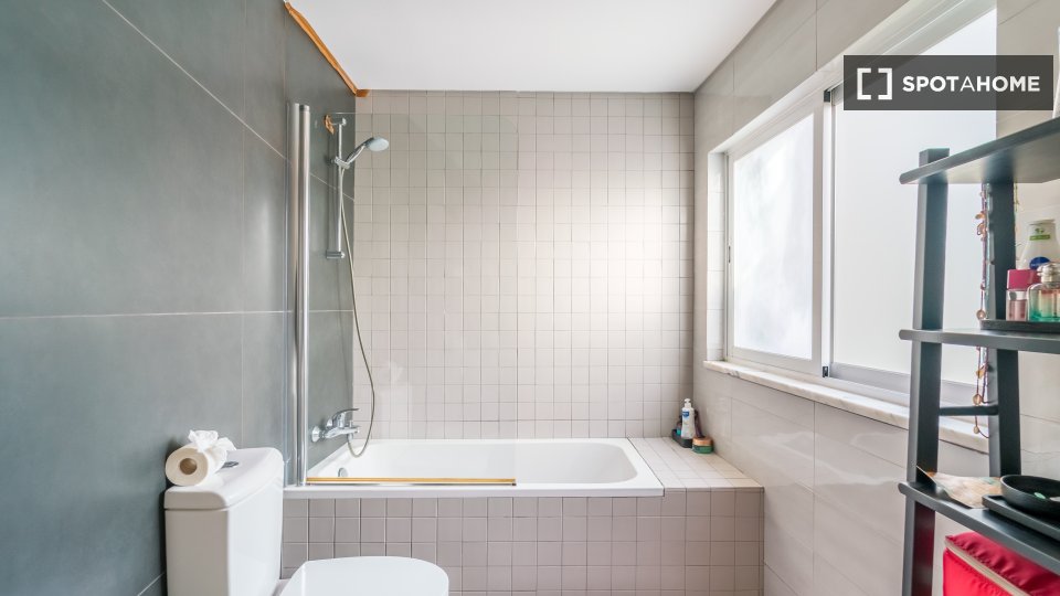 Apartment Lisbon, 3 beds, 154m² — photo 10