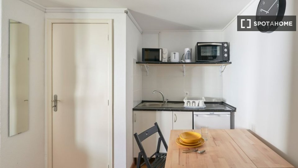 Apartment mono Lisbon — photo 9