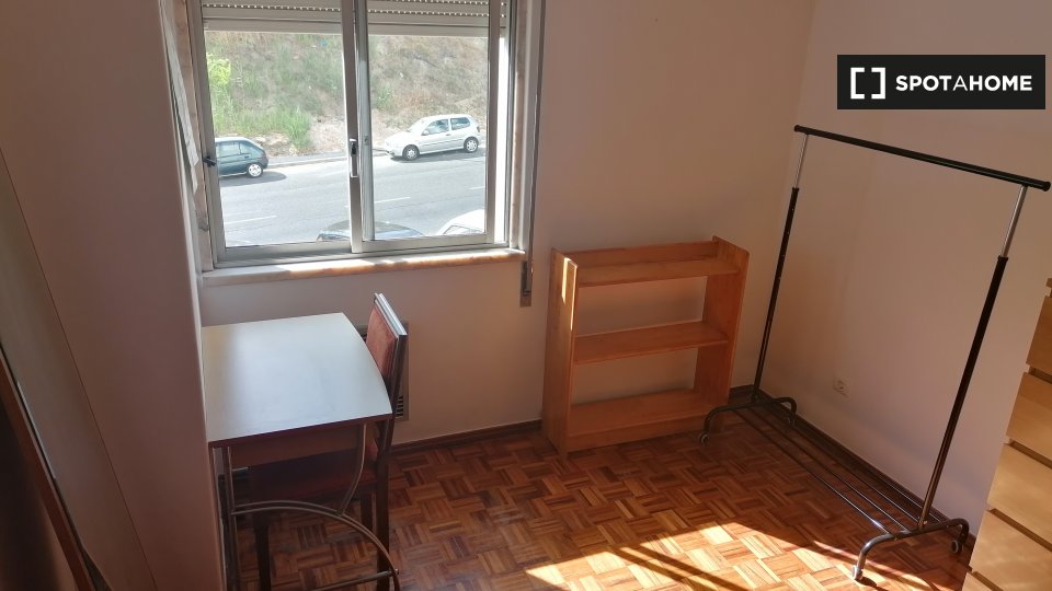Double room Lisbon, 3 beds, 120m² — photo 5