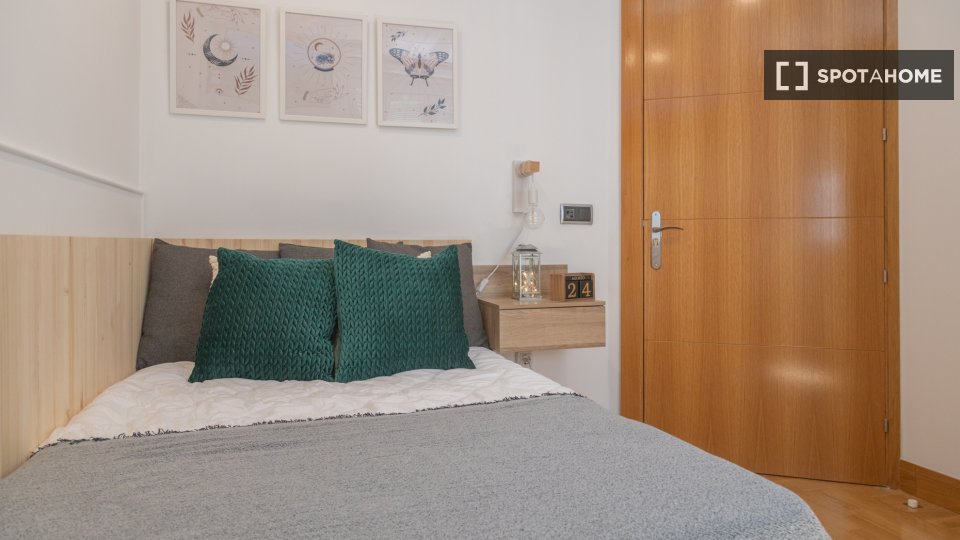 Double room Madrid, 5 beds — photo 5