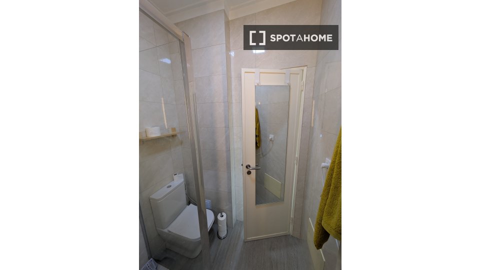Apartment mono Lisbon, 55m² — photo 23