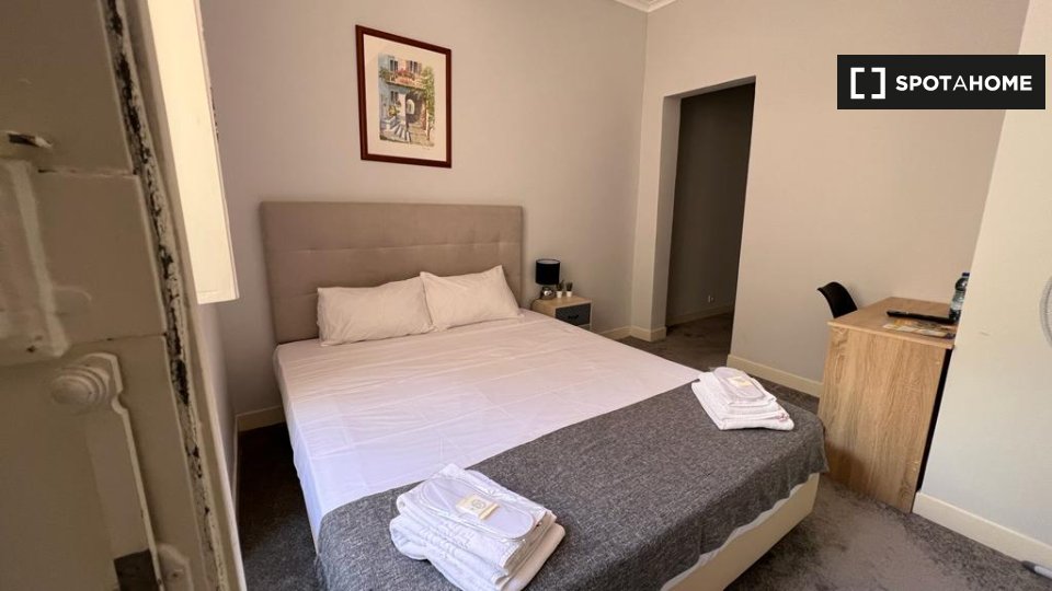 Double room Lisbon, 4 beds, 100m² — photo 15