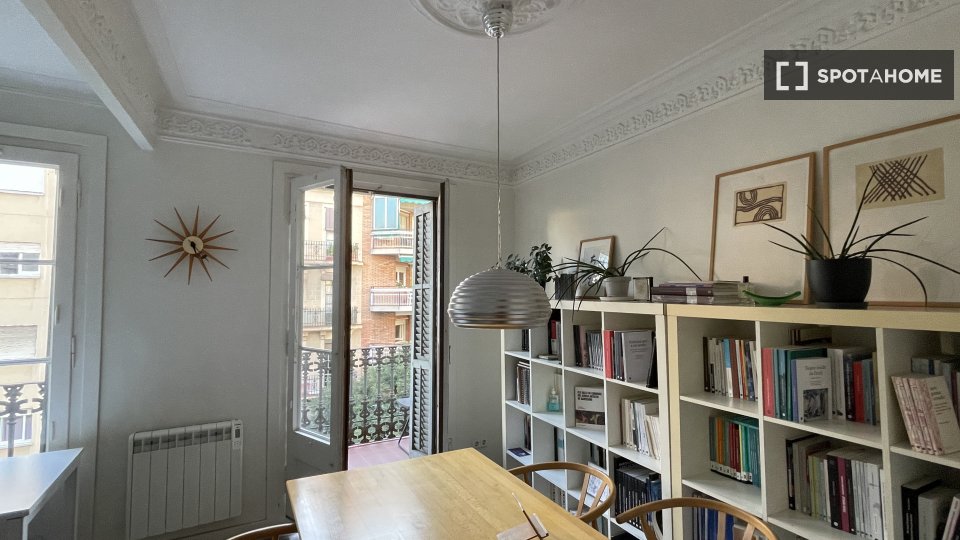 Double room Barcelona, 1 bed, 95m² — photo 6