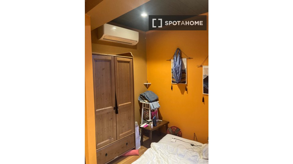 Double room Brussels, 2 beds, 70m² — photo 1