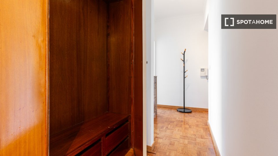 Apartment Lisbon, 3 beds, 100m² — photo 10