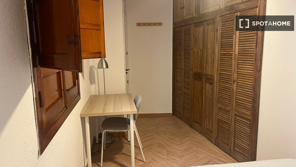 Double room Granada, 4 beds — photo 19