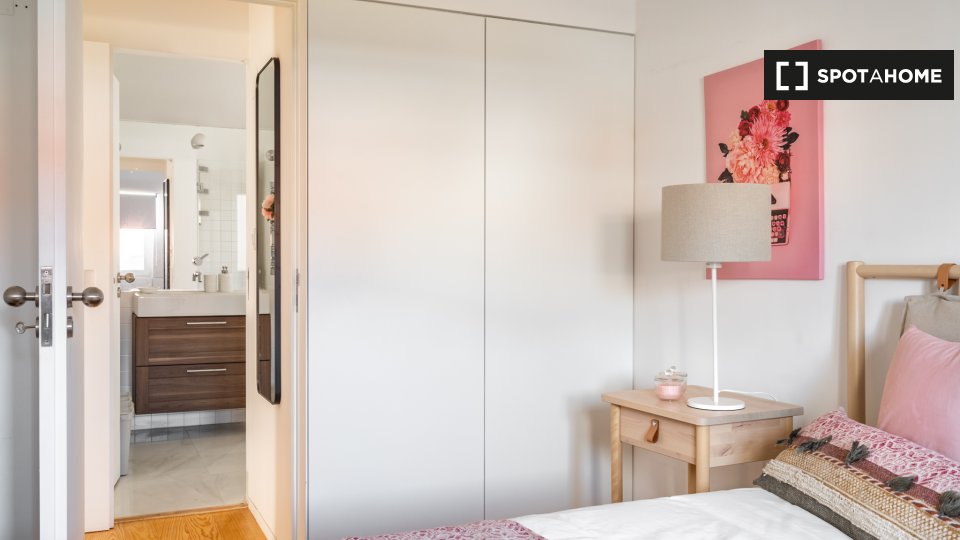 Apartment Lisbon, 2 beds — photo 11