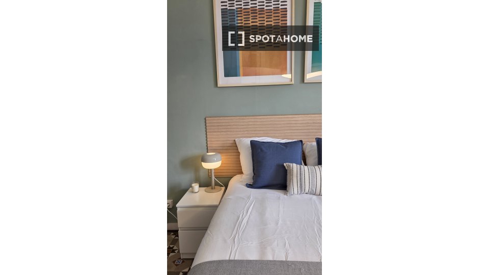 Double room Barcelona, 10 beds, 210m² — photo 3