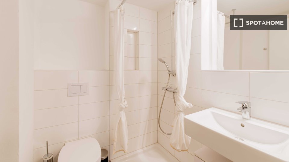 Double room Berlin, 2 beds, 55m² — photo 29