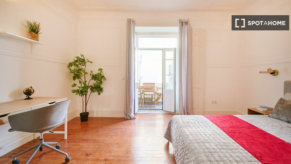 Double room Lisbon, 6 beds — photo 33