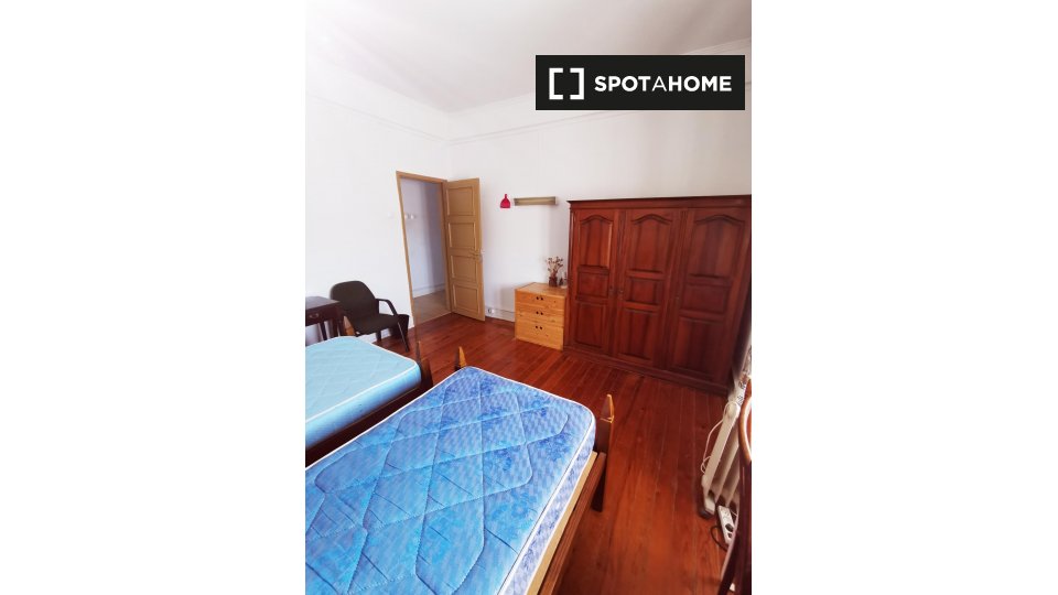 Double room Lisbon, 5 beds — photo 3