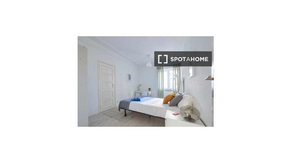 Double room Lisbon, 4 beds — photo 6