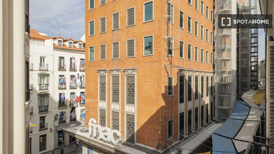 Double room Madrid, 16 beds — photo 40