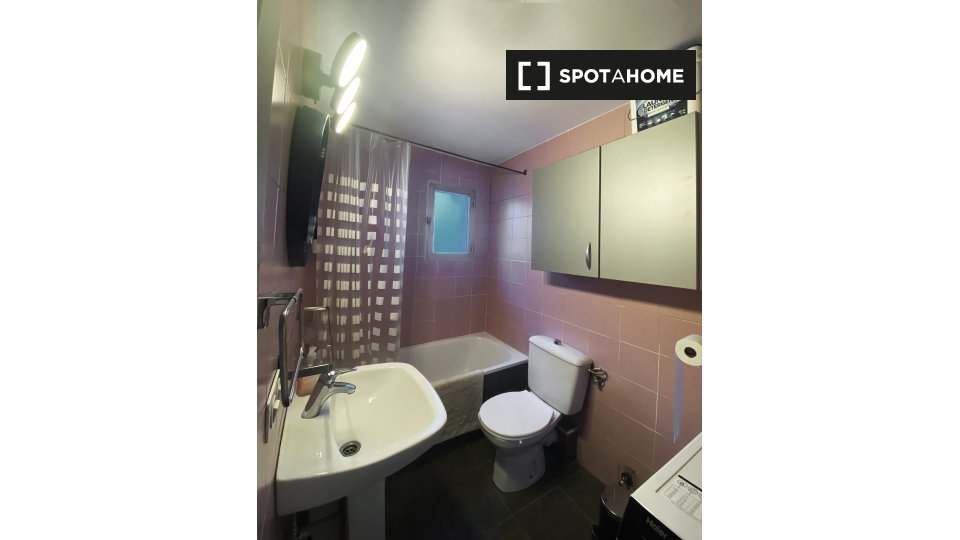 Double room Madrid, 3 beds — photo 5