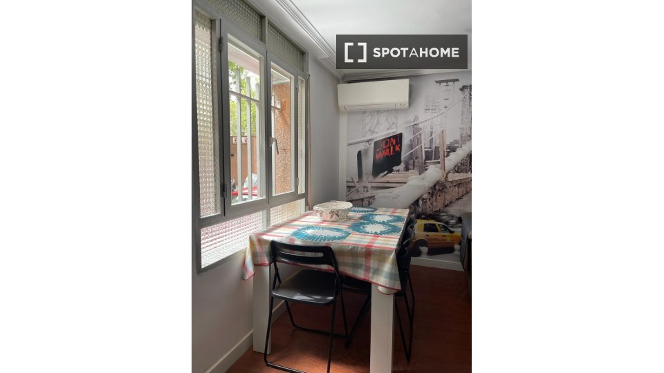 Double room Madrid, 3 beds — photo 16