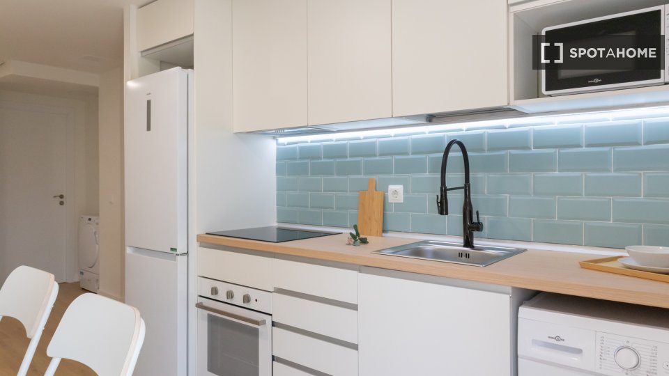 Double room Madrid, 6 beds, 200m² — photo 8