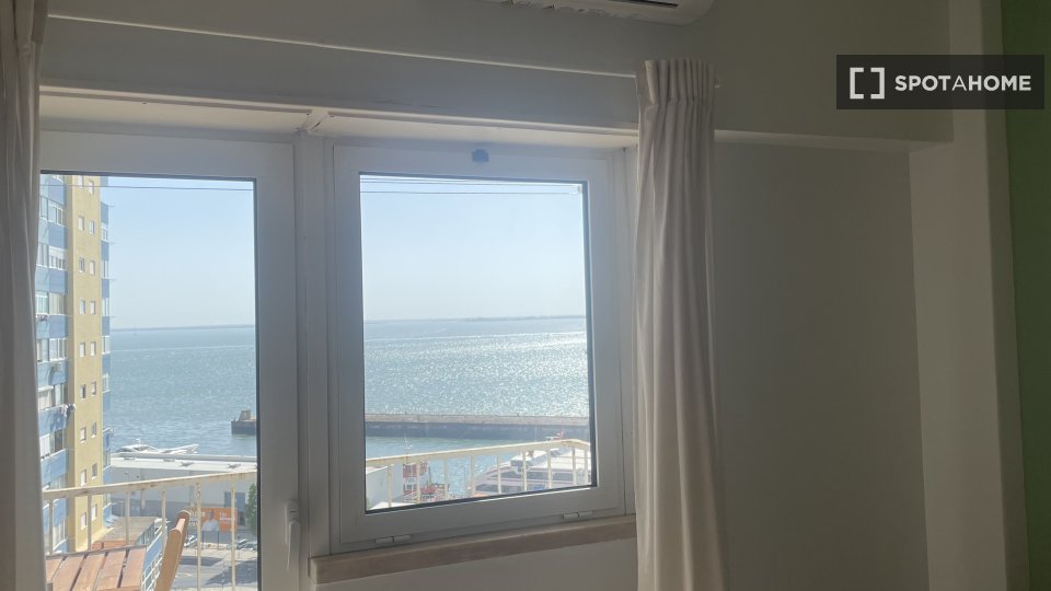 Apartment Lisbon, 2 beds, 106m² — photo 22