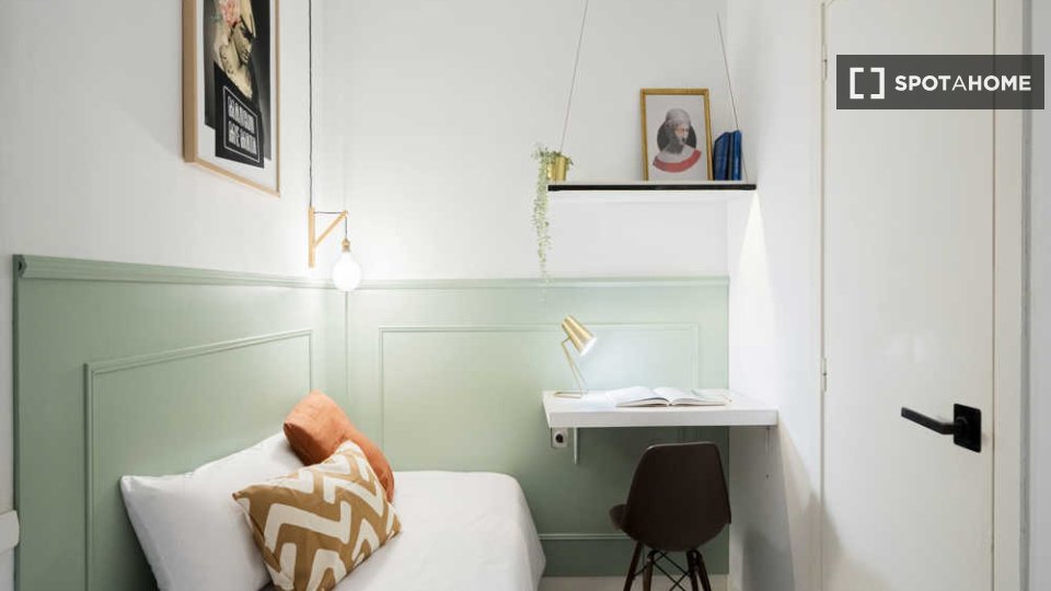 Double room Madrid, 68 beds, 2620m² — photo 40