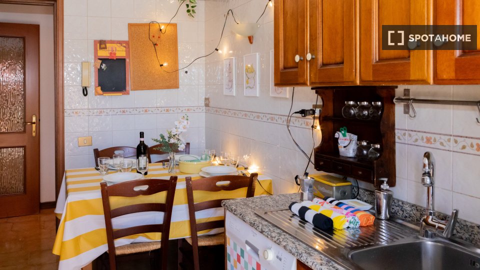 Double room Rome, 5 beds — photo 18