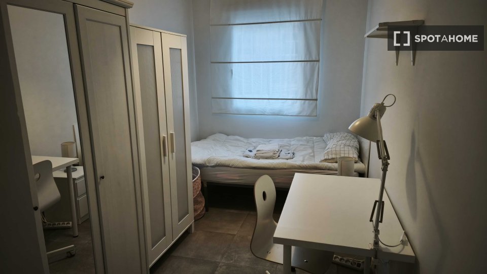 Double room Madrid, 4 beds, 77m² — photo 64