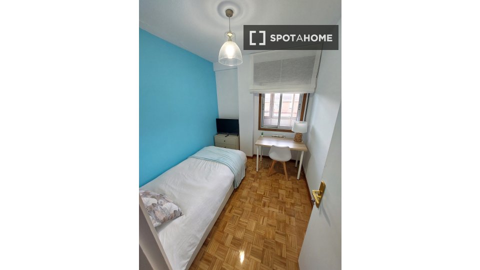 Double room Madrid, 4 beds, 100m² — photo 8